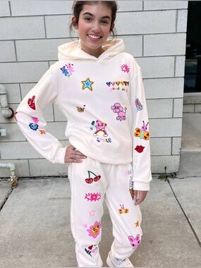Lola + The Boys Size Teen Large White Doodle Art Sweatshirt Joggers Set
